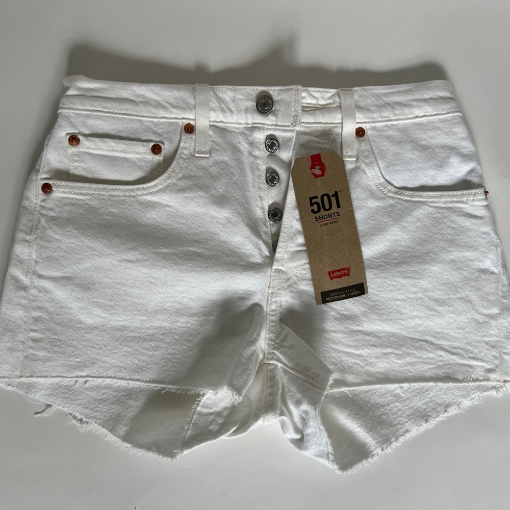 Levi’s 501 high rise white button fly shorts, waist size 26 NWT!